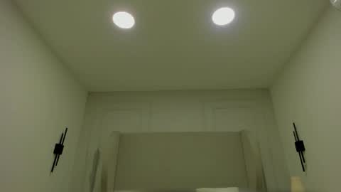 Snapshot of chloe_dee_ chatting on December 19, 12:12 pm Chloe online show from December 19, 12:12 pm