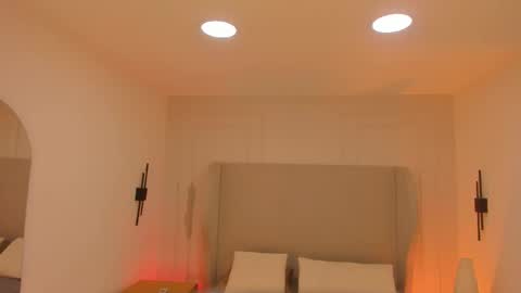 Snapshot of chloe_dee_ chatting on December 21, 2:35 pm Chloe online show from December 21, 2:35 pm