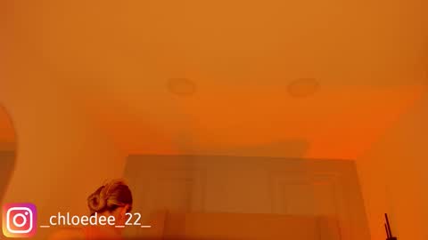 Snapshot of chloe_dee_ chatting on February 20, 12:16 pm Chloe online show from February 20, 12:16 pm