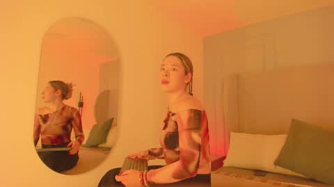 Snapshot of chloe_dee_ chatting on March 12, 12:22 pm Chloe online show from March 12, 12:22 pm