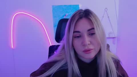 Chloe online show from November 20, 7:30 am