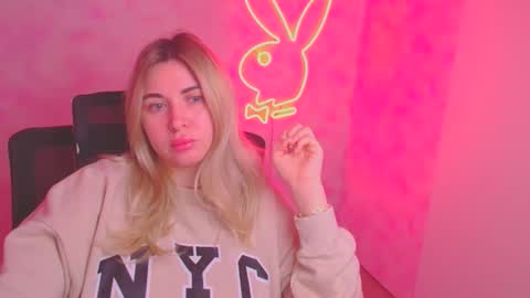 Chloe online show from November 24, 6:46 am