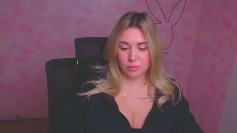 Chloe online show from November 28, 12:19 pm