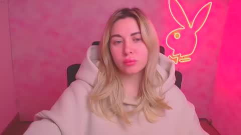 Chloe online show from November 29, 6:49 am