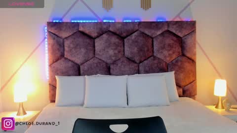 chloe_durand_ online show from October 8, 8:28 pm