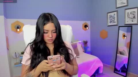 Snapshot of chloe_fischer chatting on November 26, 3:35 pm Chloe online show from November 26, 3:35 pm