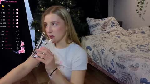 Snapshot of chloe_guidry chatting on December 23, 9:27 am Arianaa Mourrr online show from December 23, 9:27 am
