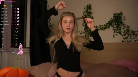 Snapshot of chloe_guidry chatting on October 30, 4:14 am Arianaa Mourrr online show from October 30, 4:14 am