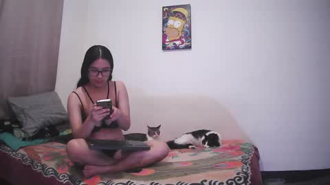 Chloe and Danna online show from February 26, 1:00 am