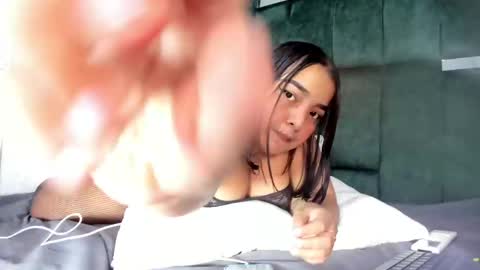 Snapshot of chloe_jackson25 chatting on May 16, 6:50 pm Chloe online show from May 16, 6:50 pm