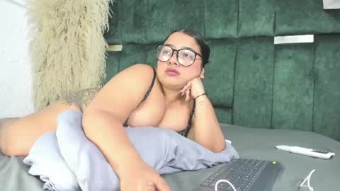 Chloe online show from July 1, 7:13 pm