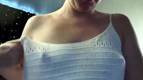 Chloe online show from June 25, 7:24 am