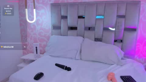 chloe_joness1 online show from November 30, 1:42 am