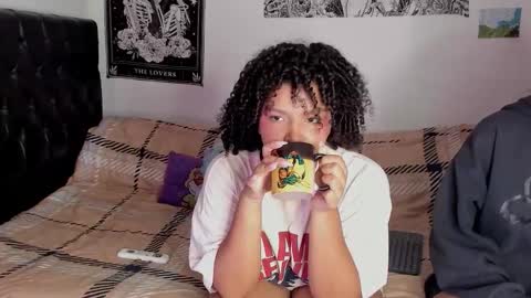 Snapshot of chloe_kisses chatting on September 12, 10:26 am chloe_kisses online show from September 12, 10:26 am