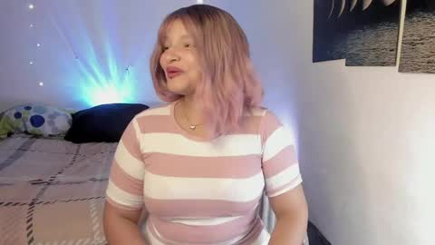 chloe_kisses online show from May 2, 11:37 am