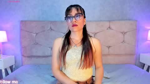 chloe_miiler online show from March 11, 2:01 pm