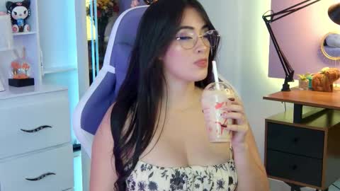 Snapshot of chloe_rem chatting on September 11, 12:11 am . online show from September 11, 12:11 am