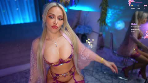 Snapshot of chloe_ri chatting on February 5, 8:57 pm . ALL my LINKS online show from February 5, 8:57 pm