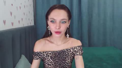 Snapshot of chloe_sunny chatting on October 28, 2:31 pm Chloe online show from October 28, 2:31 pm