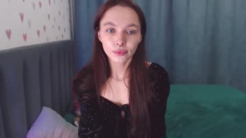 Snapshot of chloe_sunny chatting on November 30, 12:42 pm Chloe online show from November 30, 12:42 pm