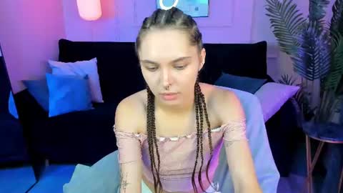 Chloe online show from June 28, 7:14 am