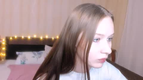 Snapshot of chloe_wifey chatting on February 8, 8:45 pm chloe wifey online show from February 8, 8:45 pm