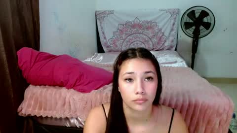 Snapshot of chloe_xsex chatting on June 28, 1:55 am chloe_xsex online show from June 28, 1:55 am