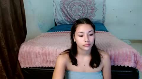 Snapshot of chloe_xsex chatting on July 2, 9:37 am chloe_xsex online show from July 2, 9:37 am