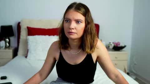 Chloe online show from June 9, 4:02 am