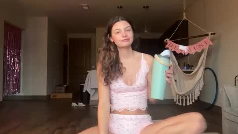 chloecookk online show from March 4, 2:12 pm