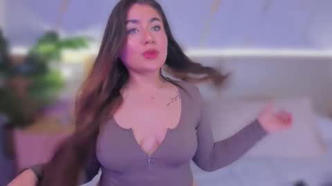 Chloee online show from October 31, 12:50 pm