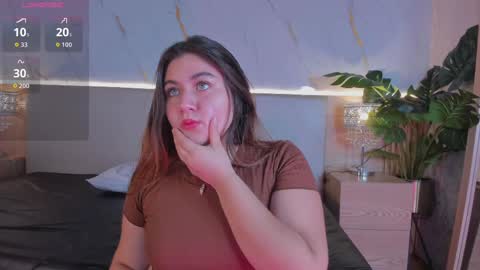 Chloee online show from November 24, 11:43 am