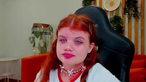 ChloeHalses online show from August 3, 9:04 am