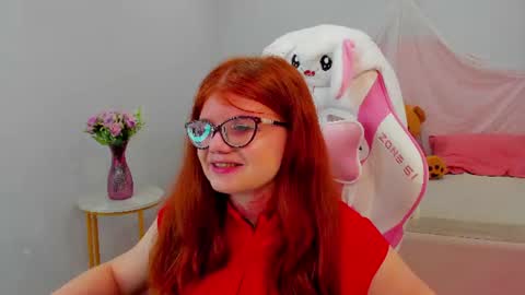 ChloeHalses online show from August 4, 5:10 am