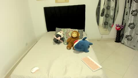 Laura  independent model online show from June 11, 1:38 am
