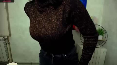 Snapshot of chloejill_ chatting on November 8, 4:45 am Chloe online show from November 8, 4:45 am