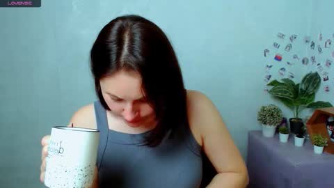 Snapshot of chloejill_ chatting on December 15, 5:01 am Chloe online show from December 15, 5:01 am