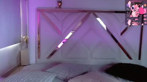 Chloe online show from November 15, 8:49 pm