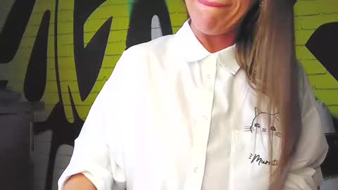 Snapshot of chloelewd chatting on December 22, 8:49 am ChloeLewd online show from December 22, 8:49 am