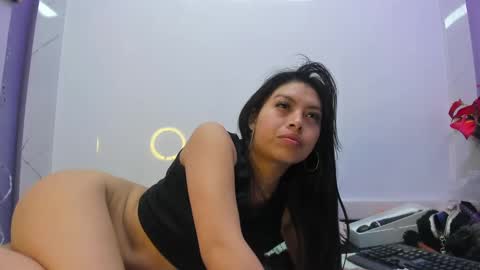 Snapshot of chloemartini_ chatting on October 17, 3:20 am ChloeSignup For Free  Join my Fan Club online show from October 17, 3:20 am