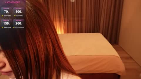 Chloe online show from March 6, 9:00 pm