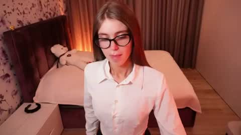 Chloe online show from July 9, 7:29 pm