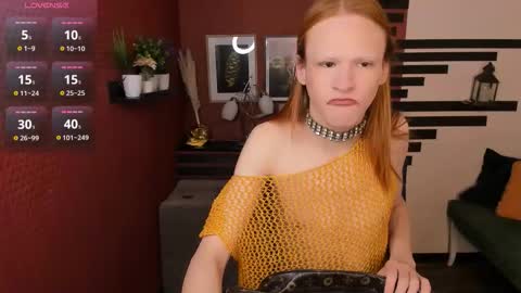 Chloe online show from October 29, 12:18 pm