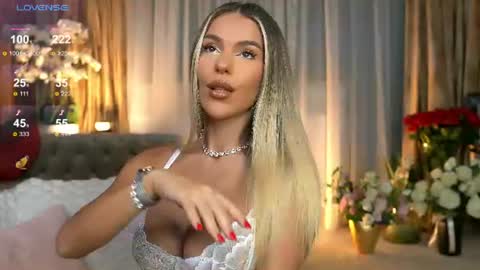 Snapshot of chloevelvetx chatting on July 16, 8:48 pm Chloe online show from July 16, 8:48 pm