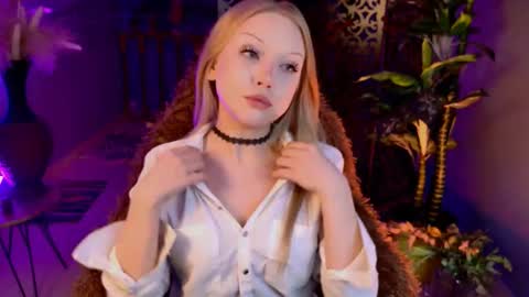 ChloeWight online show from February 20, 9:43 am