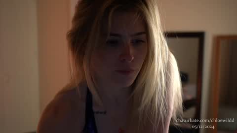 Chloe  online show from December 5, 10:01 pm