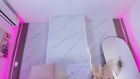 Chlooe online show from February 19, 1:08 am