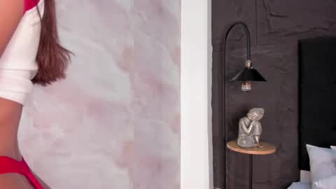 Chloe Scott online show from November 14, 2:38 pm