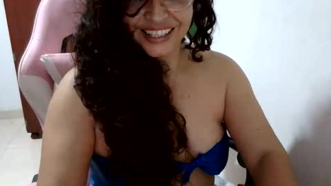 chochohot45 online show from June 8, 9:15 pm