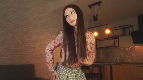 Chloe online show from June 16, 1:47 pm